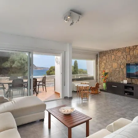 Daire Lets Holidays With Sea Views In Cala Salions Tossa de Mar